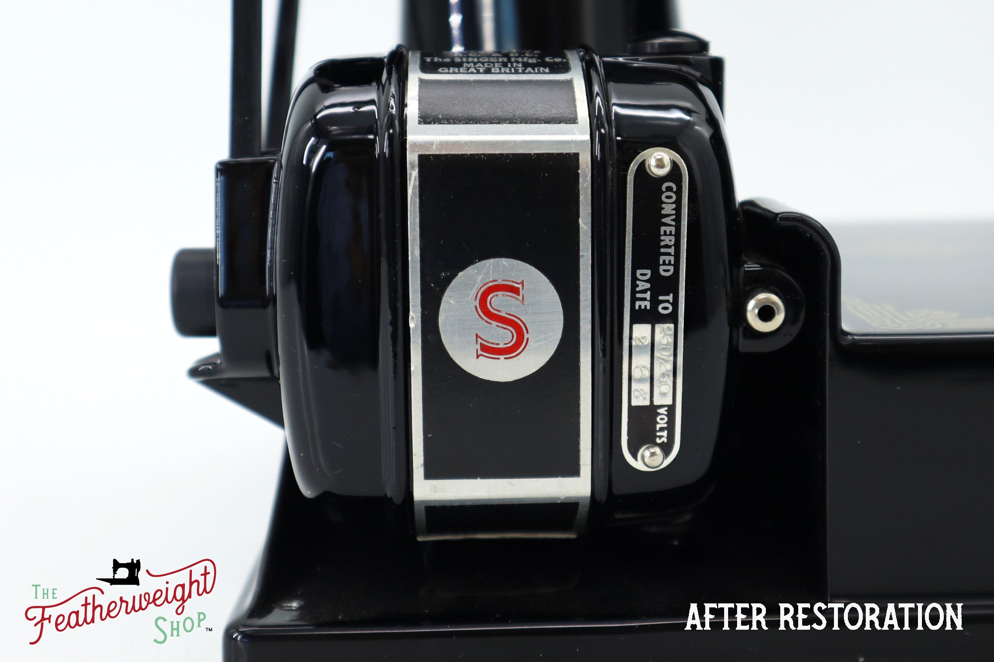 Singer Featherweight 221K Sewing Machine EG077***, RARE Great Britain Decal - Fully Restored in Gloss Black