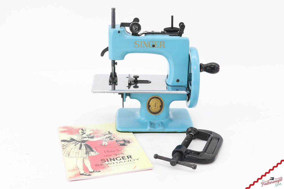 Singer Sewhandy Model 20 - Original Light Azure - RARE, October 2026
