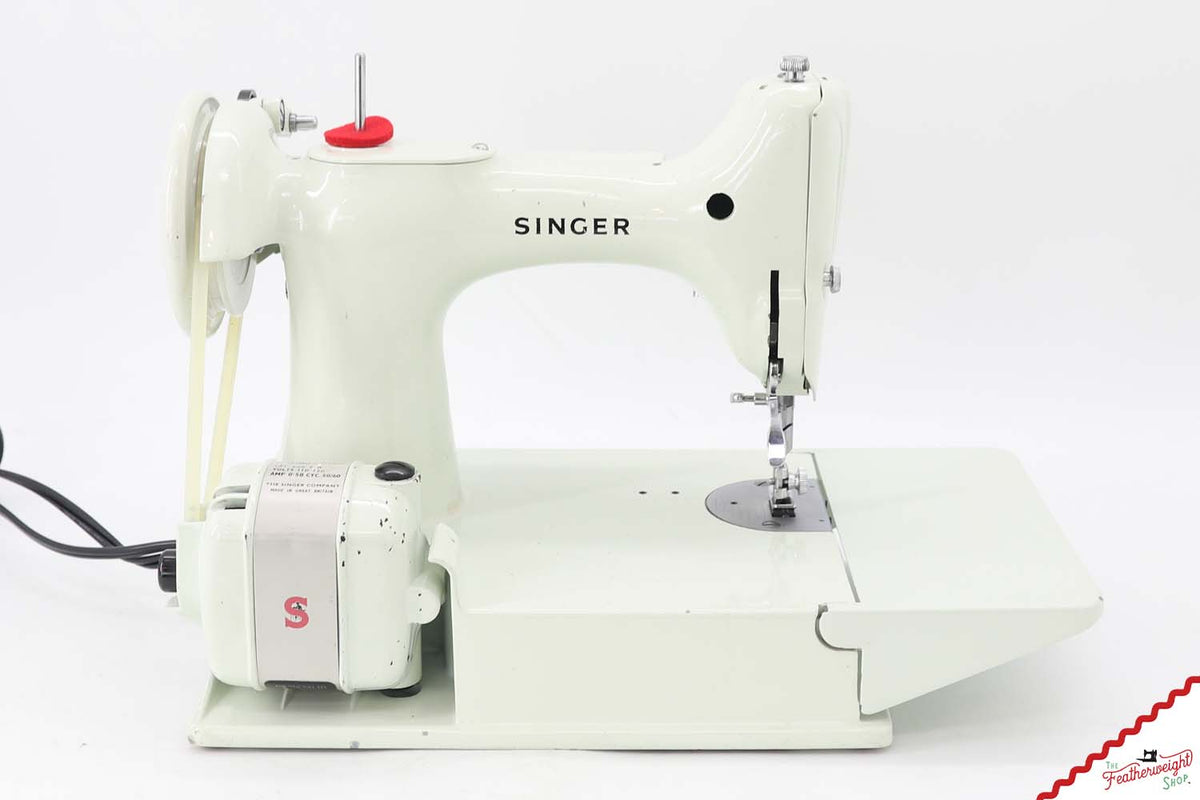 Singer Featherweight 221K Sewing Machine, WHITE EV9897** - RARE Case!