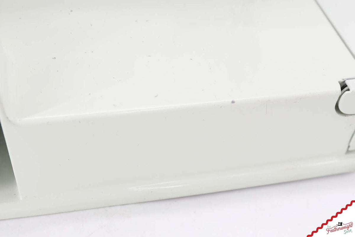 Singer Featherweight 221K Sewing Machine, WHITE EV9897** - RARE Case!