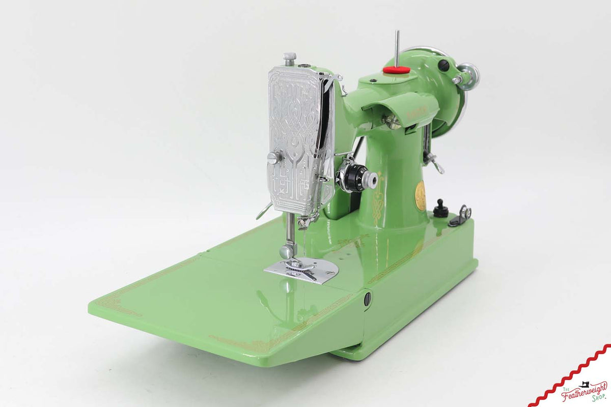 Singer Featherweight 221 AG693*** - Fully Restored in Tarragon