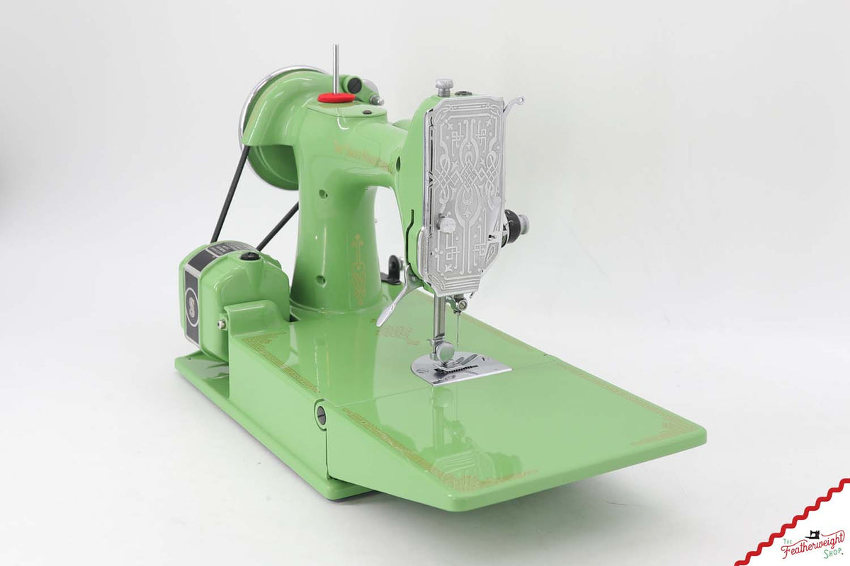 Singer Featherweight 221 AG693*** - Fully Restored in Tarragon