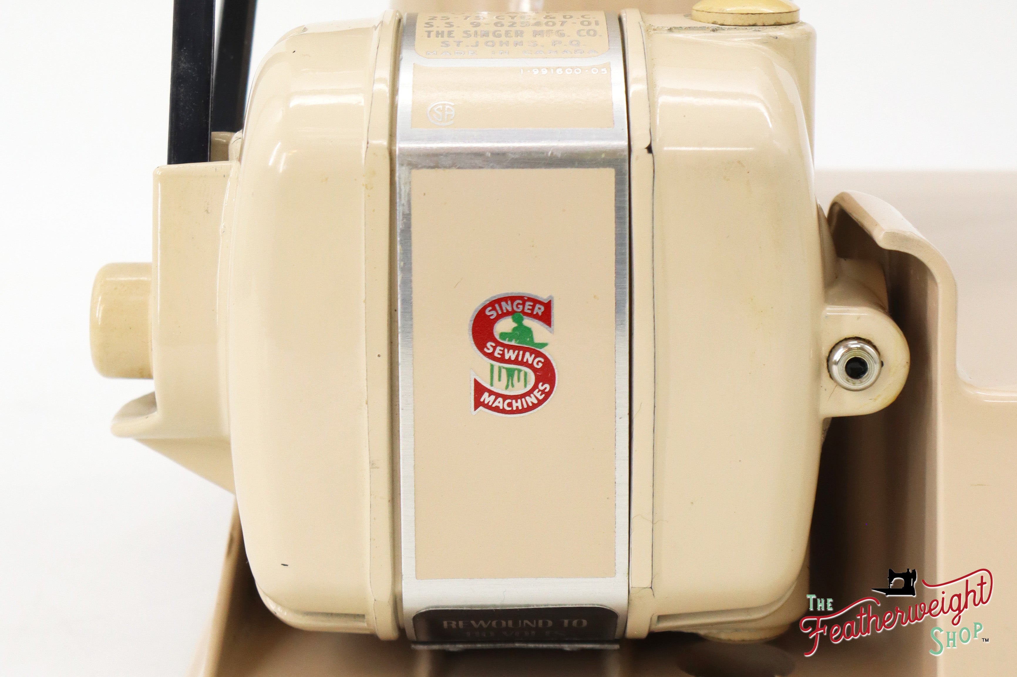 Singer Featherweight 221J Sewing Machine, Tan - ES8804**