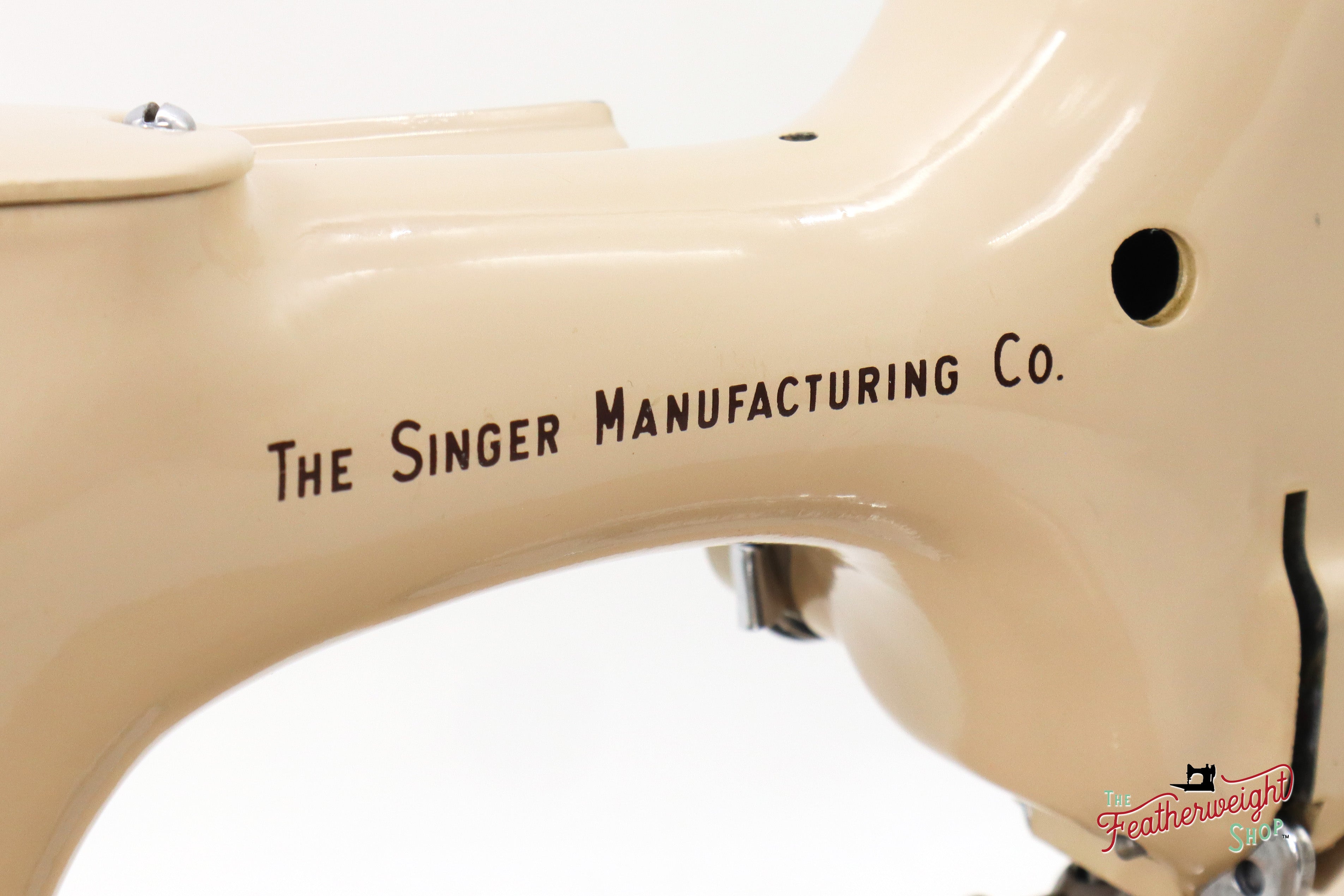 Singer Featherweight 221J Sewing Machine, Tan - ES8804**