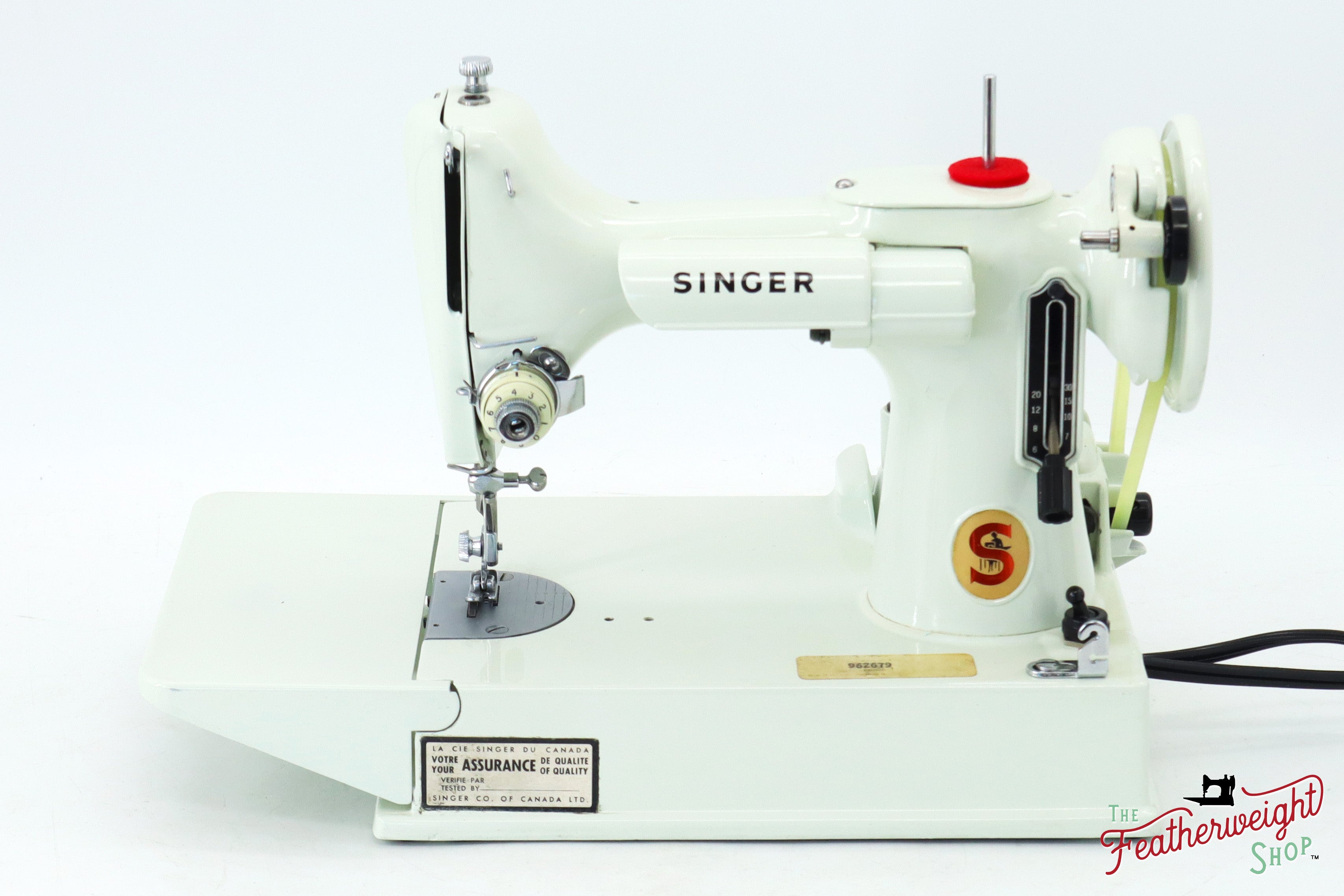 Singer Featherweight 221K Sewing Machine, WHITE EV9626** - RARE Case!