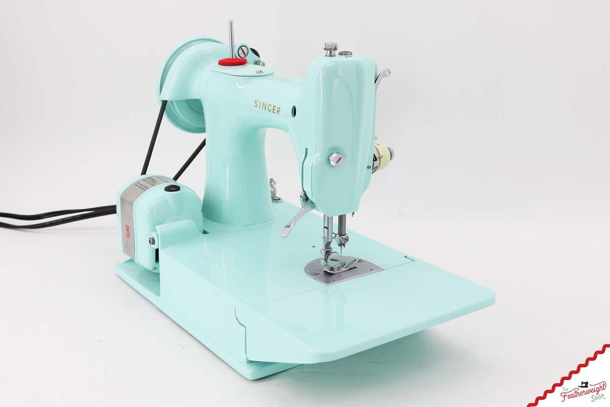 Singer Featherweight 221K7 Sewing Machine FA198*** - Fully Restored in Songbird