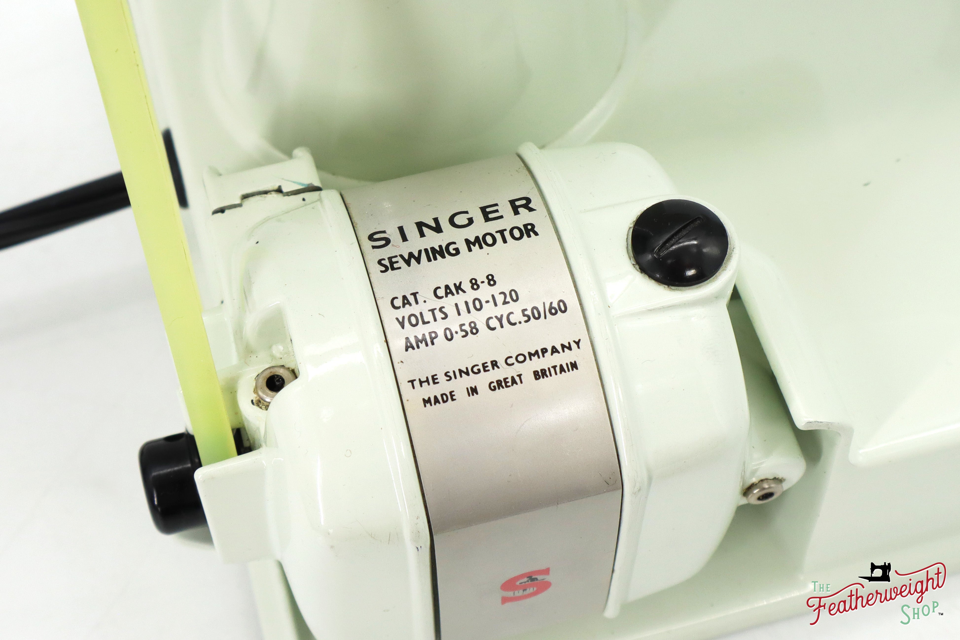 Singer Featherweight 221K Sewing Machine, WHITE EV9626** - RARE Case!