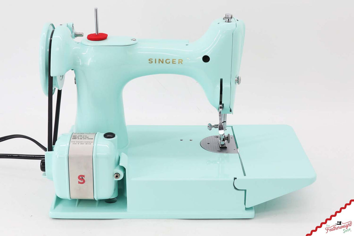 Singer Featherweight 221K7 Sewing Machine FA198*** - Fully Restored in Songbird