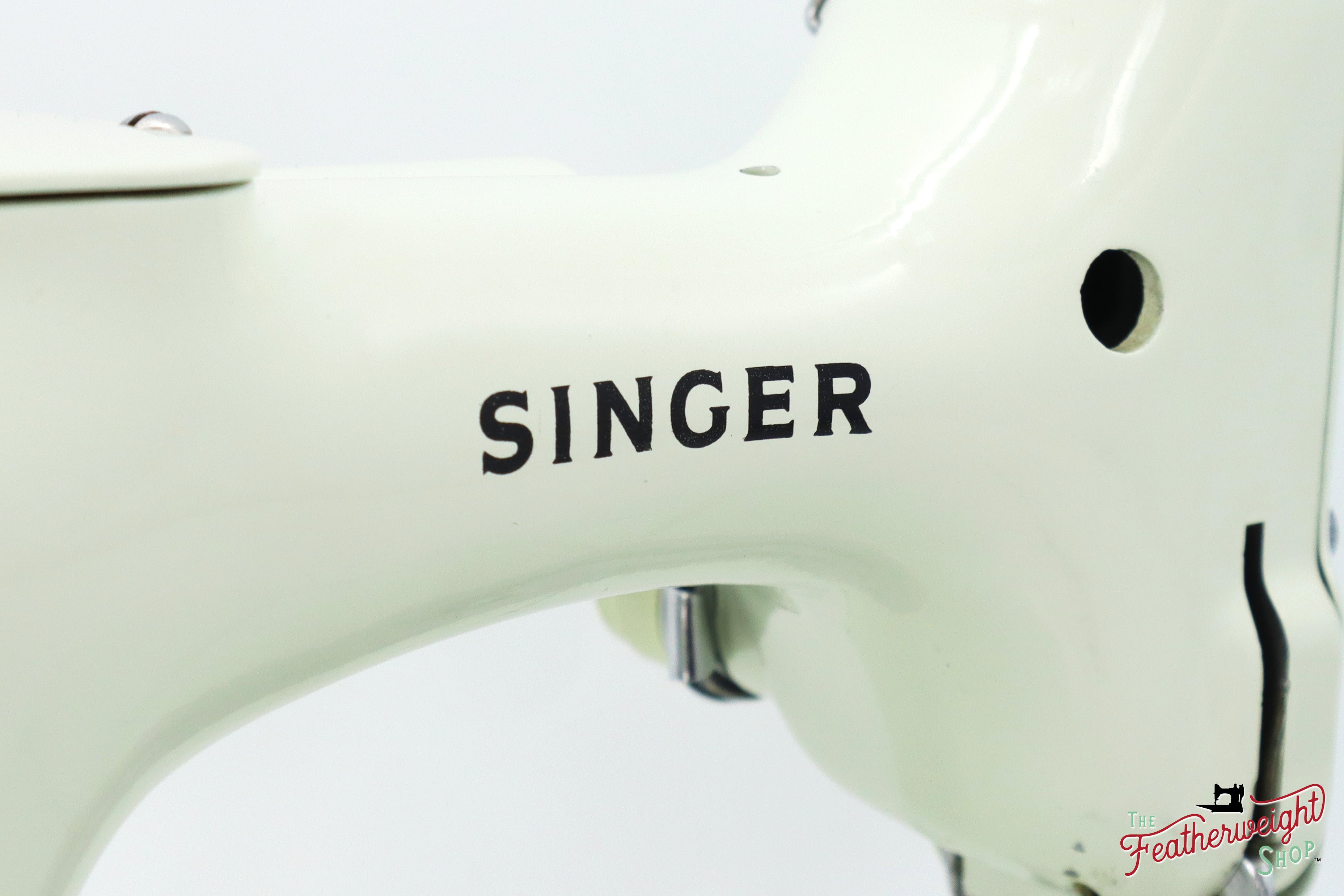 Singer Featherweight 221K Sewing Machine, WHITE EV9626** - RARE Case!