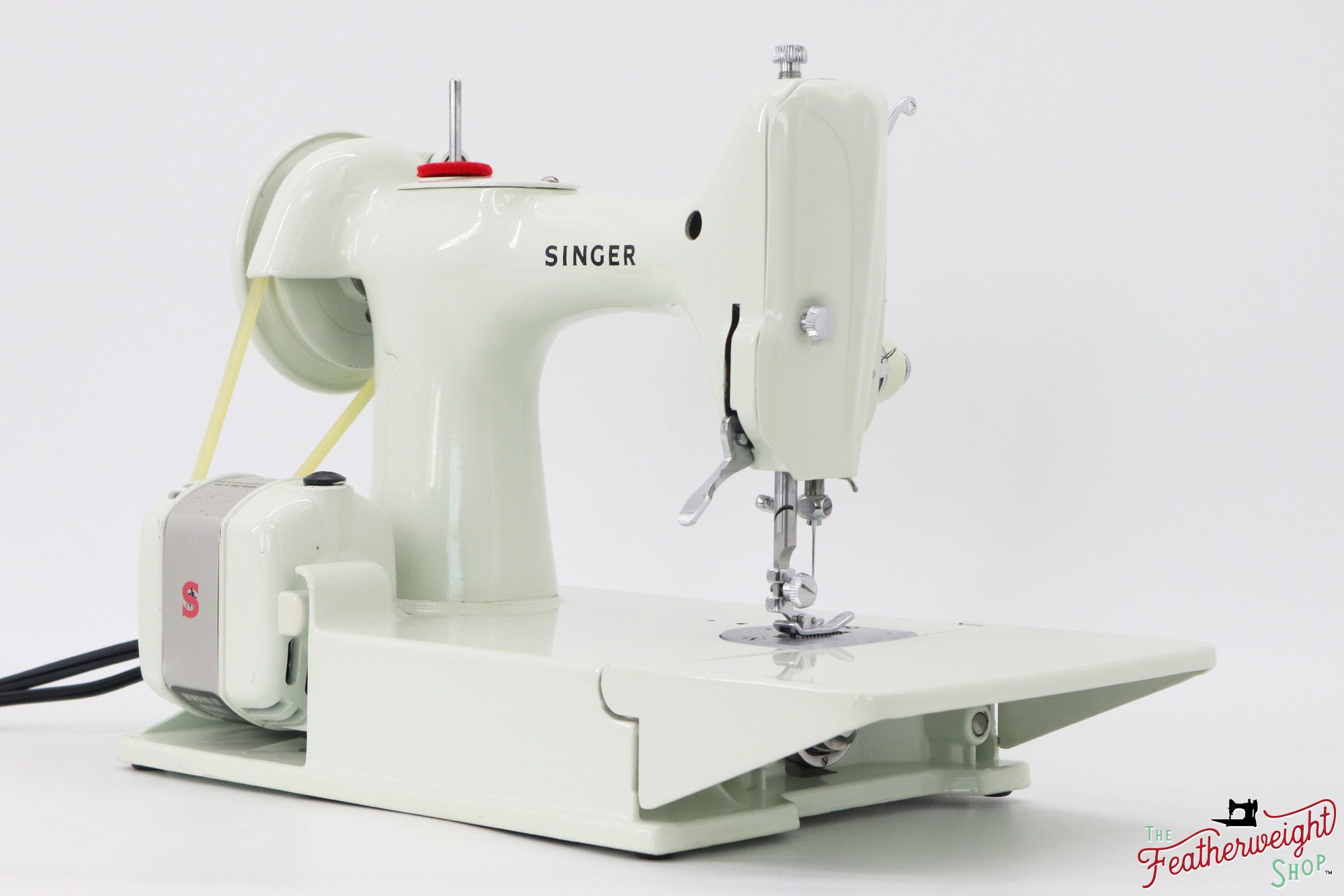 Singer Featherweight 221K Sewing Machine, WHITE FA203*** - RARE Case!