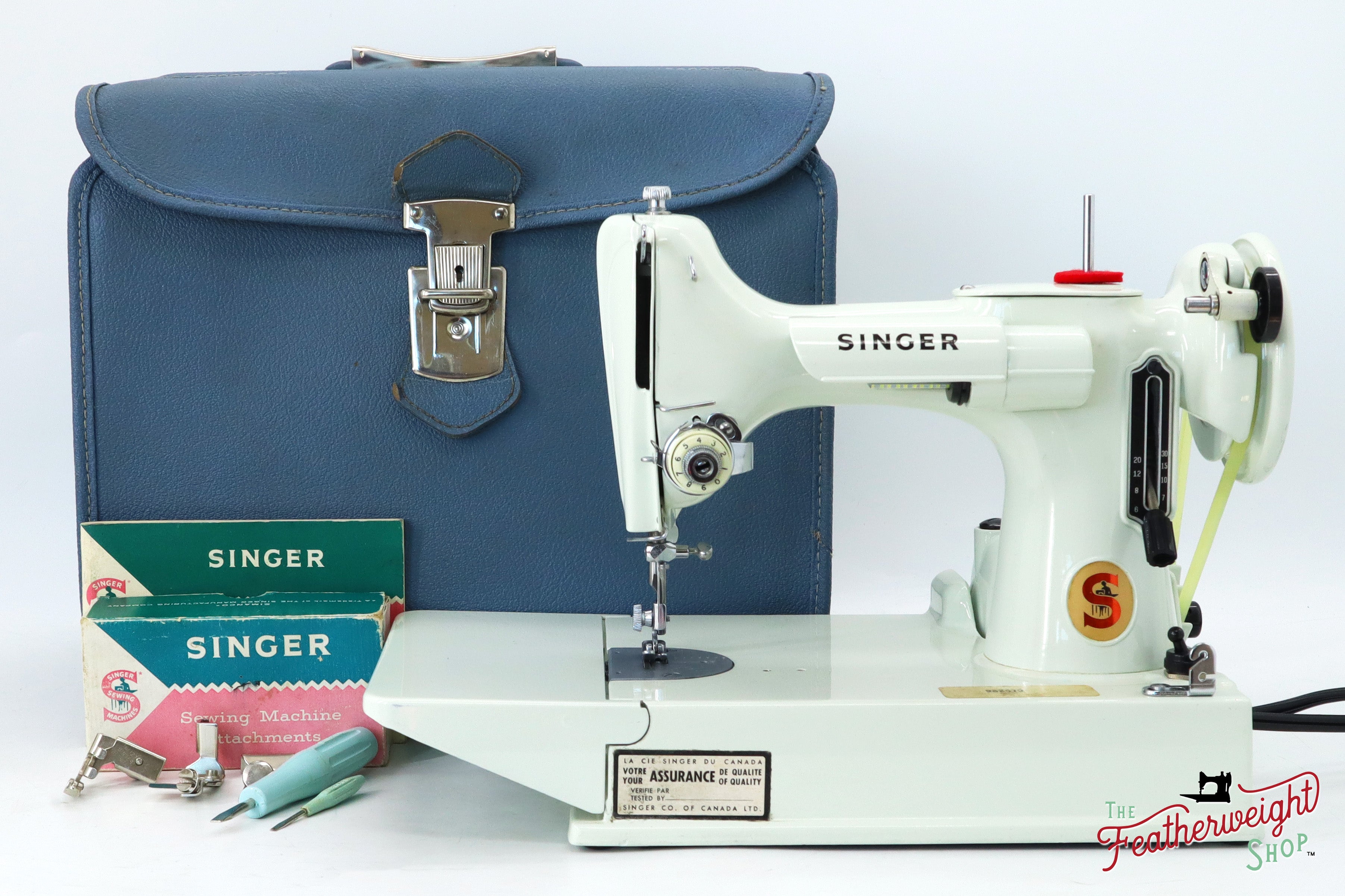 Singer Featherweight 221K Sewing Machine, WHITE EV9626** - RARE Case!