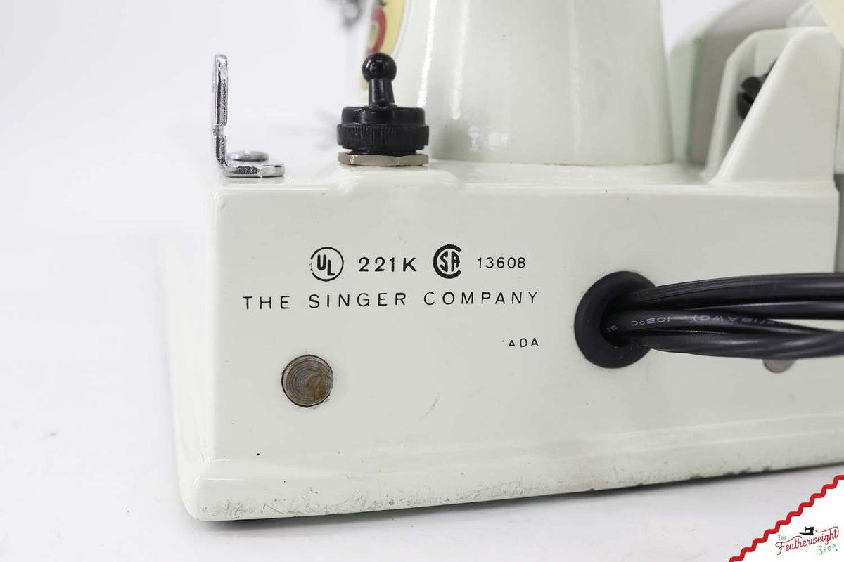 Singer Featherweight 221K Sewing Machine, WHITE EV9897** - RARE Case!