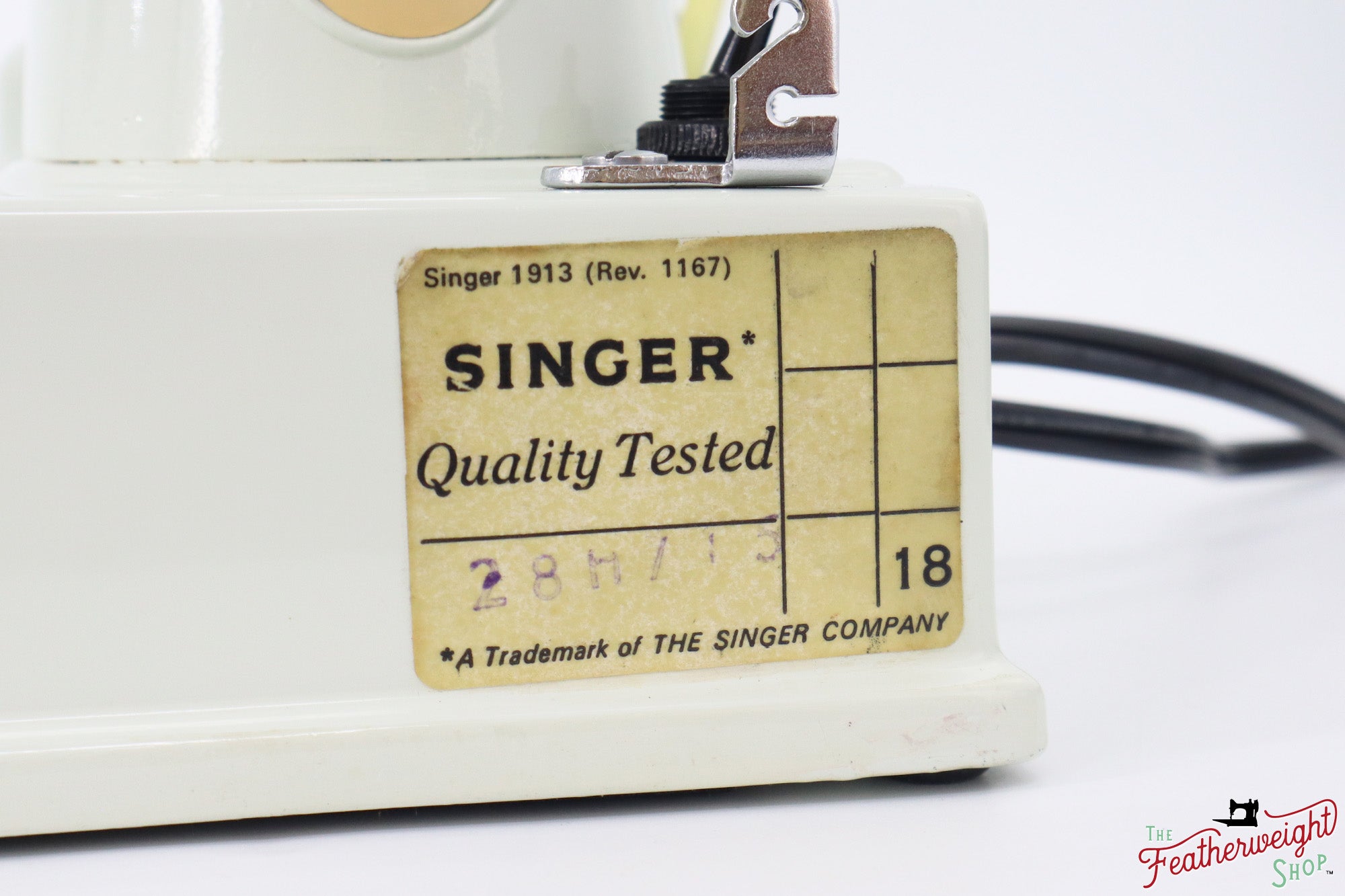 Singer Featherweight 221K Sewing Machine, WHITE FA203*** - RARE Case!