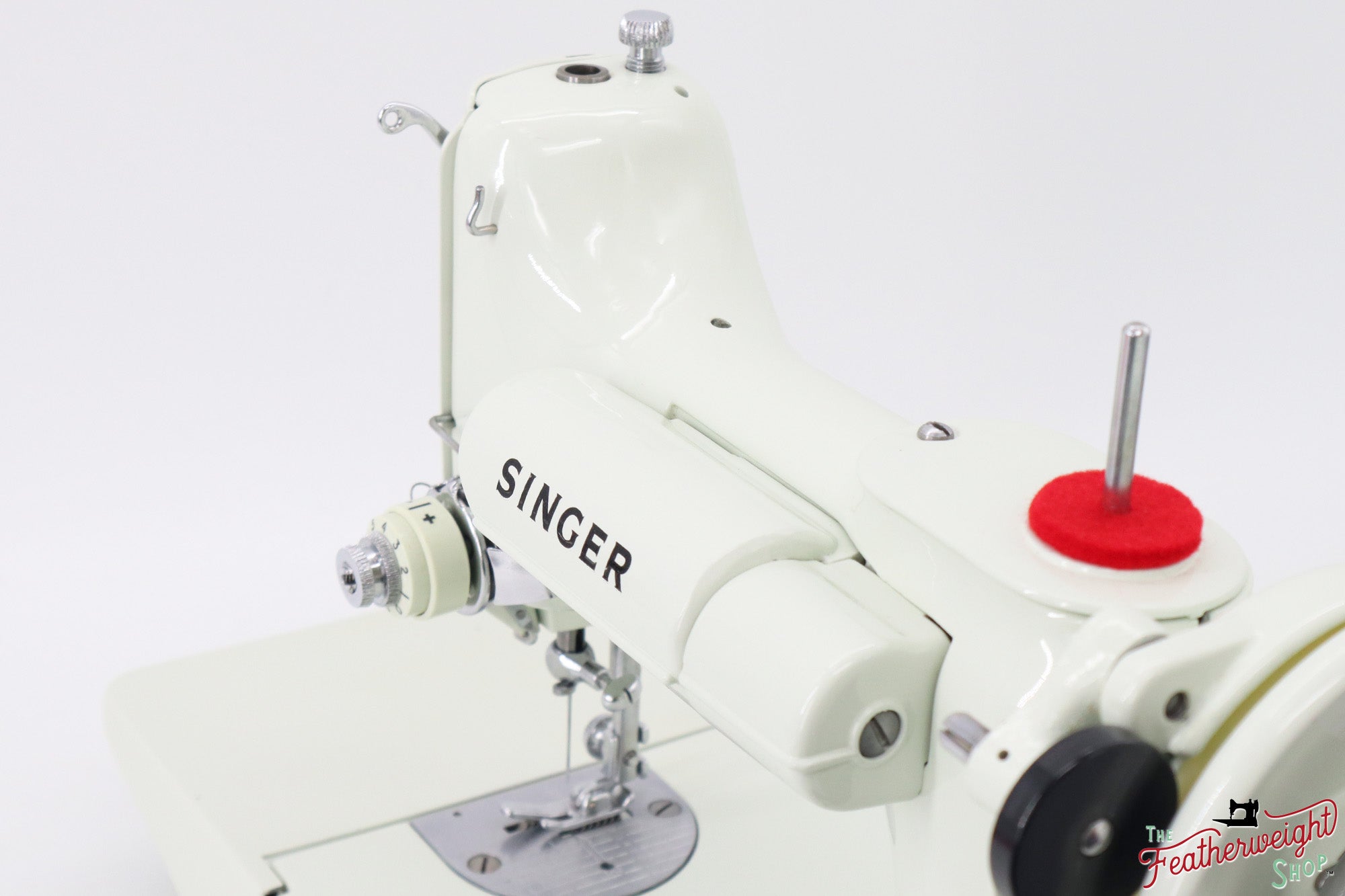 Singer Featherweight 221K Sewing Machine, WHITE FA203*** - RARE Case!