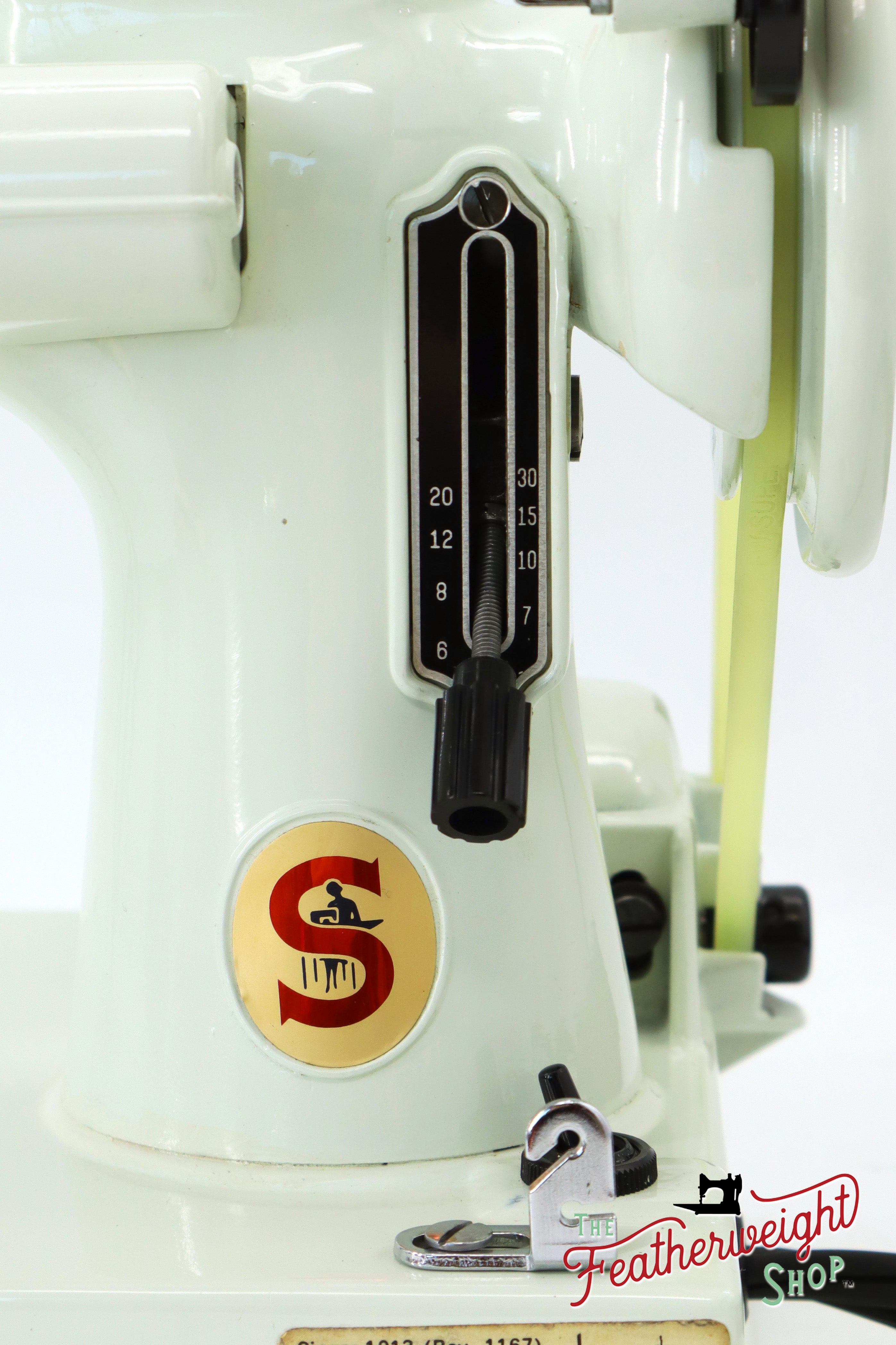 Singer Featherweight 221K Sewing Machine, WHITE FA219*** - RARE Case!