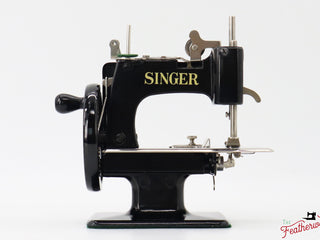 Load image into Gallery viewer, Singer Sewhandy Model 20 - Black, Centennial (July 2023 Faire)