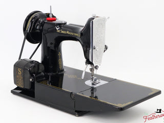 Load image into Gallery viewer, Singer Featherweight 221K Sewing Machine, EE458*** - 1948 - RARE Motor