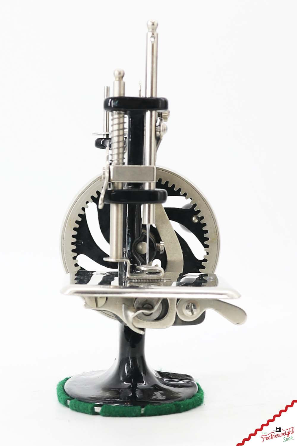 Singer Sewhandy Model 20 - Black, Complete Case Set! October 2026