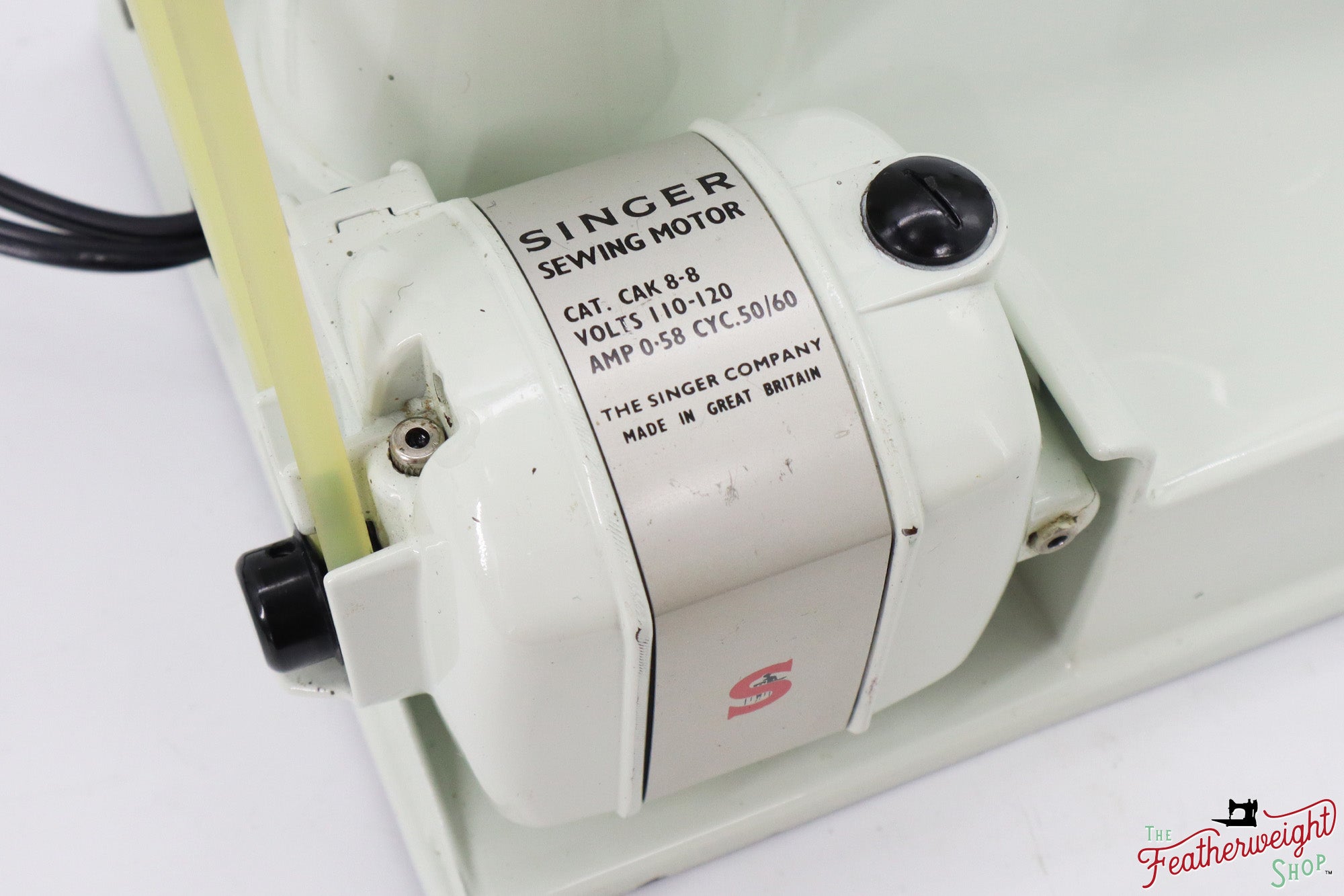 Singer Featherweight 221 Sewing Machine, WHITE - EV9575**