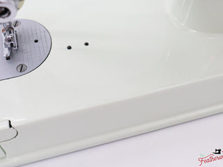 Load image into Gallery viewer, Singer Featherweight 221 Sewing Machine, WHITE - EV9575**