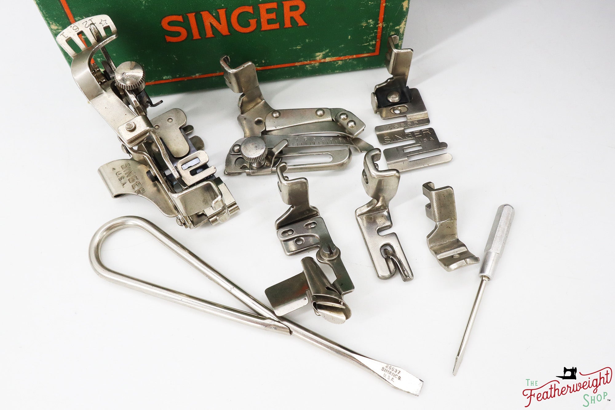 Singer Featherweight 221, RARE 'M.R.' - AH196***