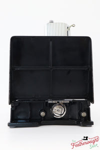 Singer Featherweight 221K Sewing Machine, 1951 - EG965***