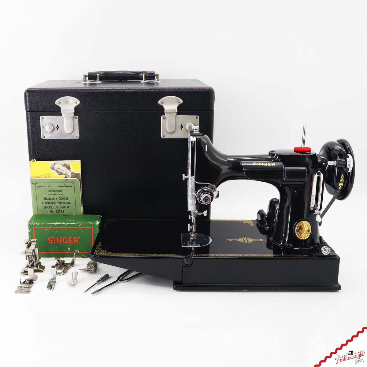 Singer Featherweight 221K Sewing Machine, French EG0731**