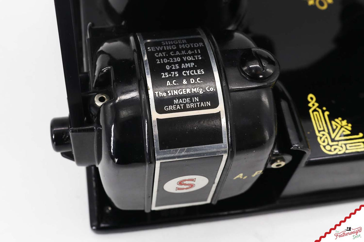 Singer Featherweight 221K Sewing Machine, French EG0731**