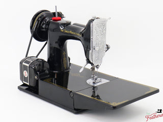 Load image into Gallery viewer, Singer Featherweight 221K Sewing Machine, 1950 - EF692***