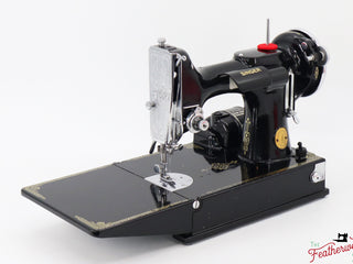 Load image into Gallery viewer, Singer Featherweight 221 Sewing Machine, &quot;First-Run&quot; 1933 AD5505**