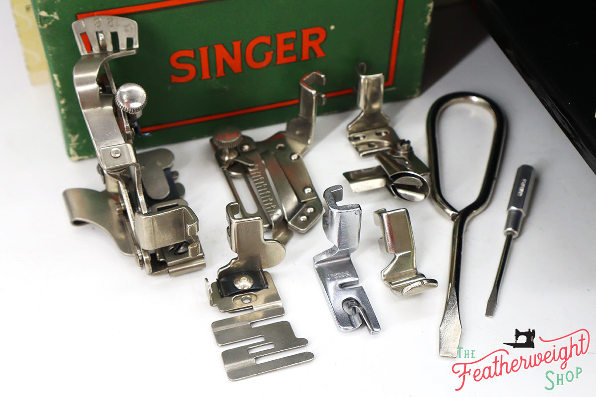 Singer Featherweight 221K Sewing Machine, 1957 - EM018***