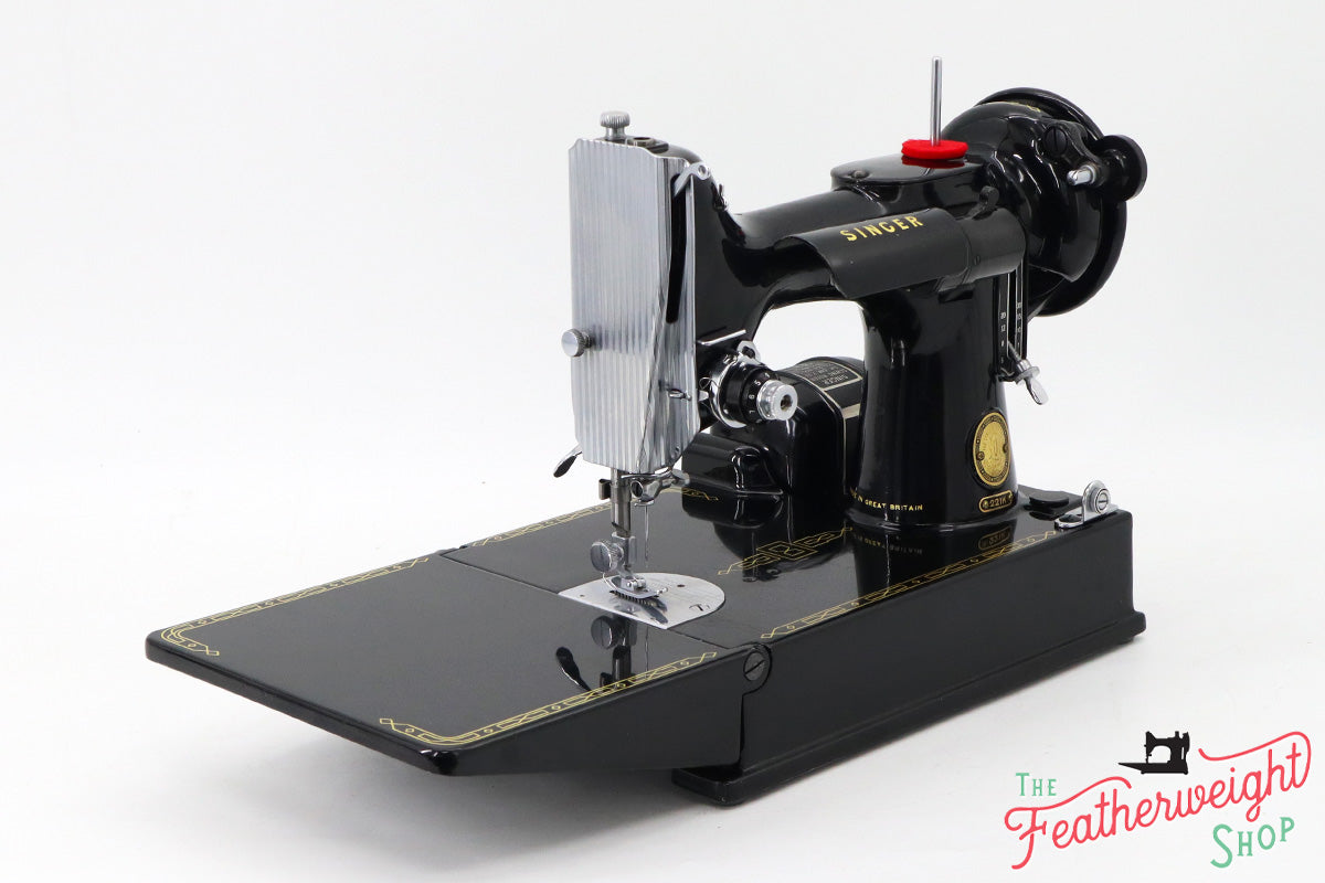 Singer Featherweight 221K Sewing Machine, 1957 - EM018***