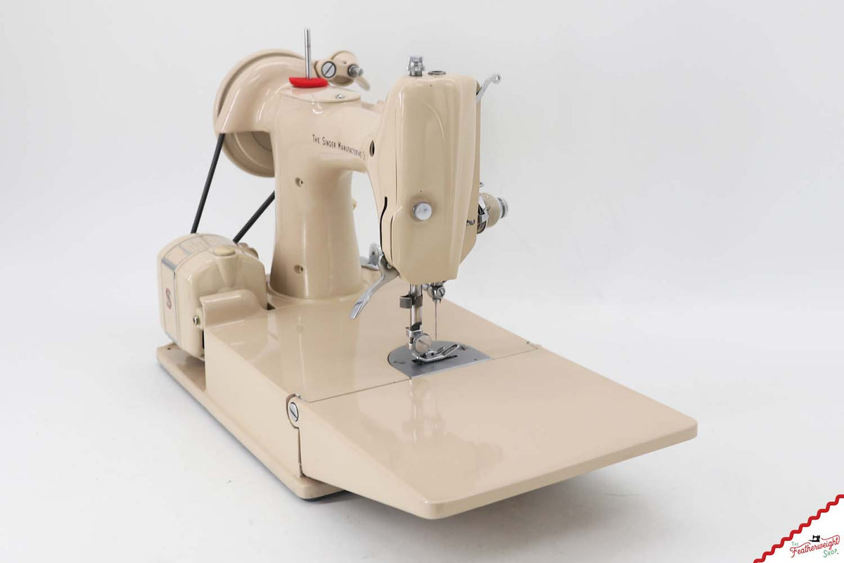 Singer Featherweight 221J Sewing Machine, Tan - JE160***
