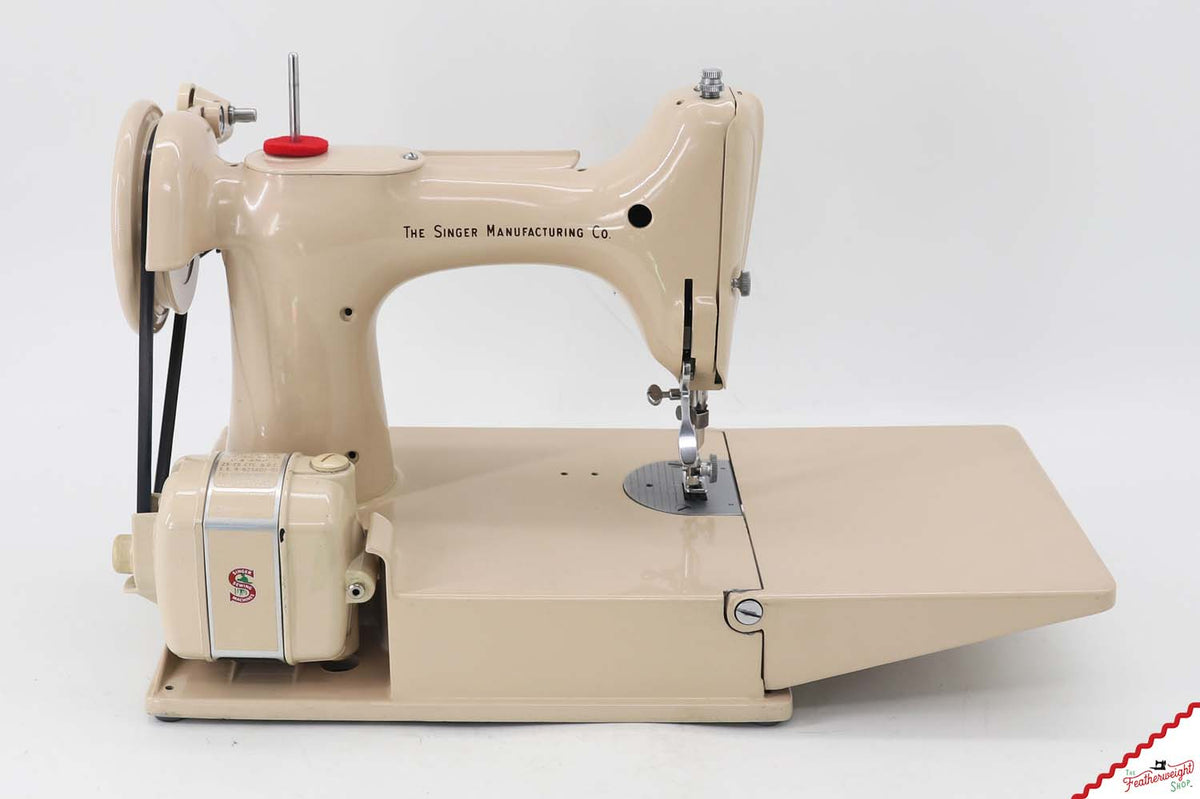 Singer Featherweight 221J Sewing Machine, Tan - JE160***