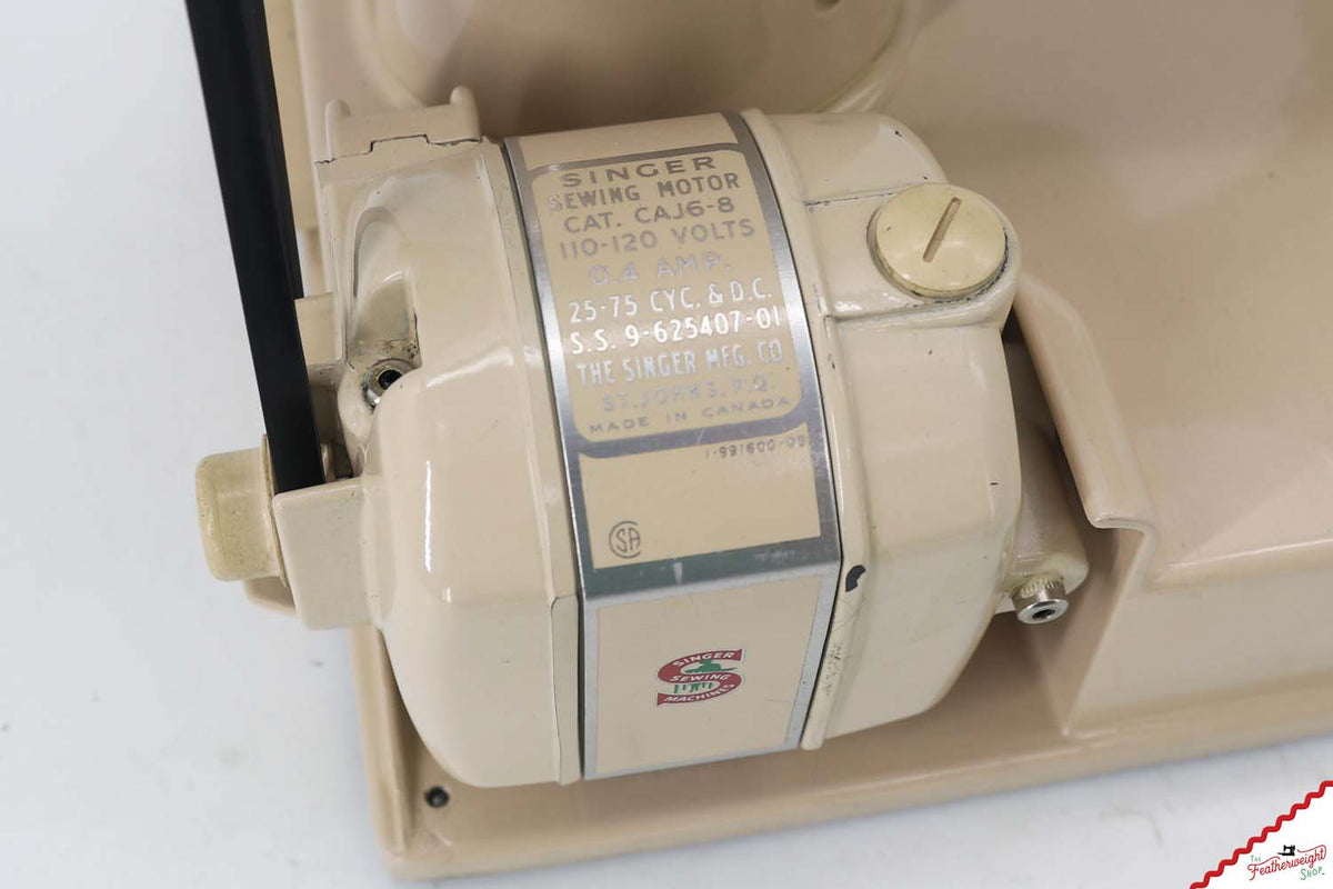 Singer Featherweight 221J Sewing Machine, Tan - JE160***