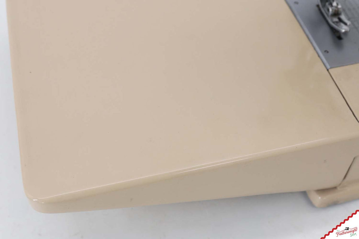 Singer Featherweight 221J Sewing Machine, Tan - JE160***