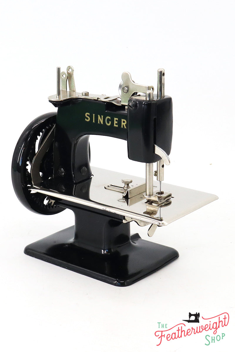 Singer Sewhandy Model 20 - Black - Complete Case Set