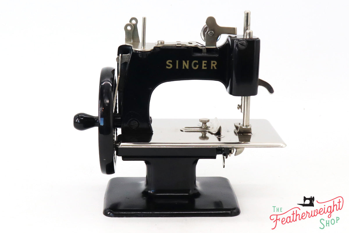 Singer Sewhandy Model 20 - Black - Complete Case Set