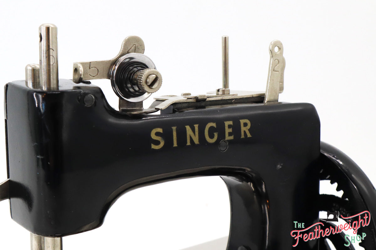 Singer Sewhandy Model 20 - Black - Complete Case Set