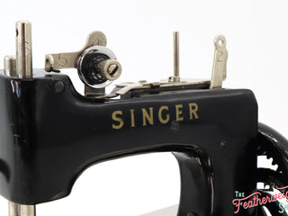 Load image into Gallery viewer, Singer Sewhandy Model 20 - Black - Complete Case Set