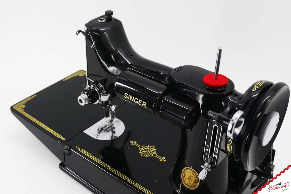 Singer Featherweight 221 Sewing Machine, AK997*** - 1952