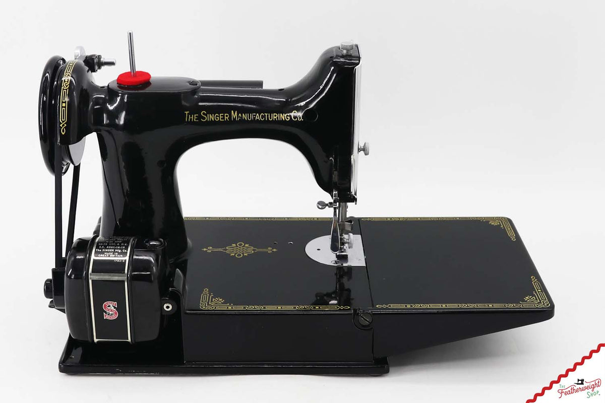Singer Featherweight 221K Sewing Machine, EE8553** - 1948