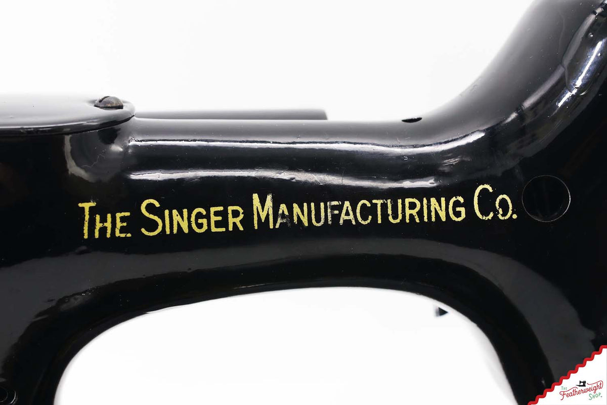 Singer Featherweight 221K Sewing Machine, EE8553** - 1948