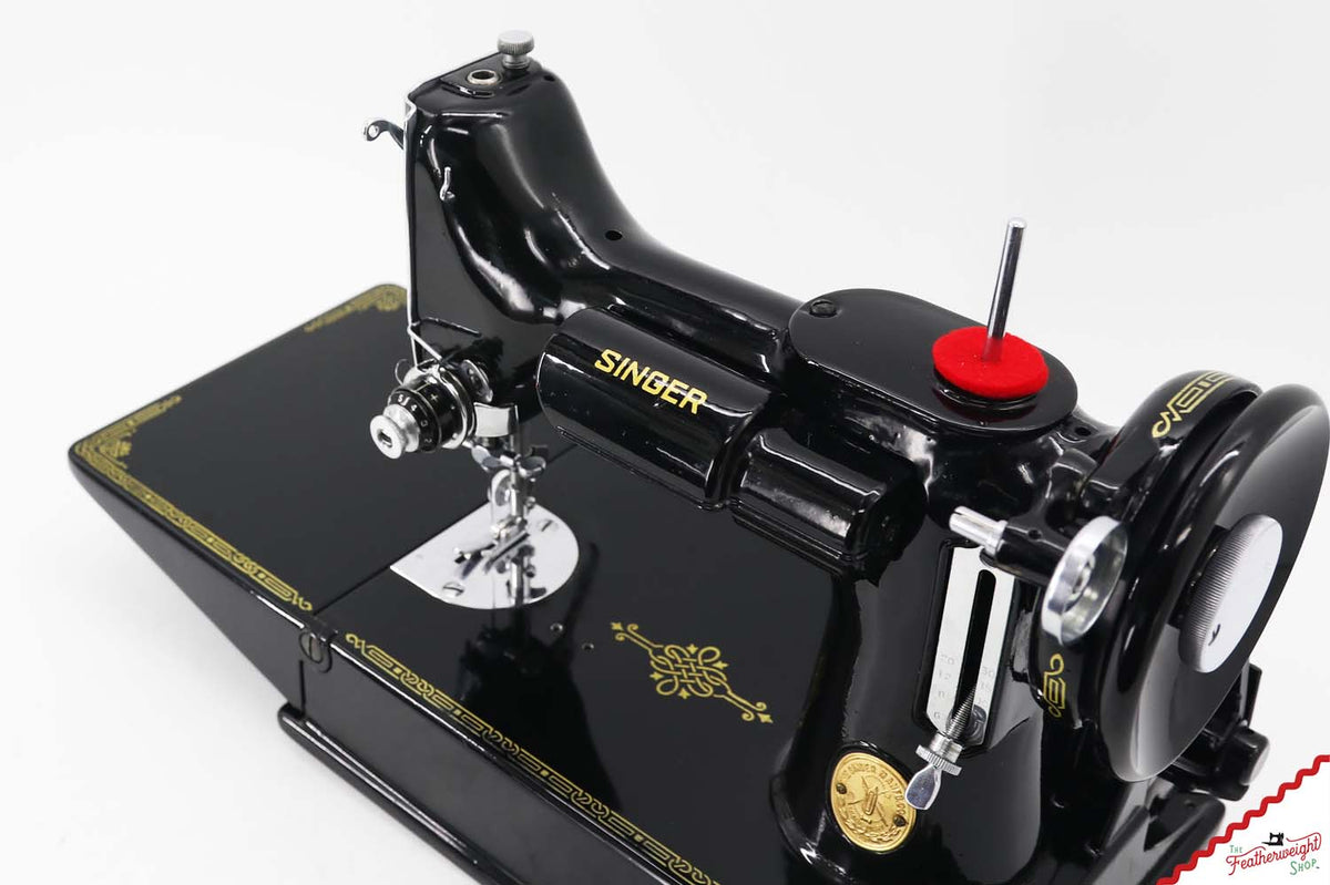 Singer Featherweight 221K Sewing Machine, EE8553** - 1948