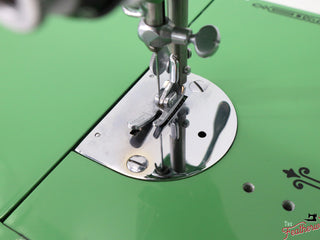 Load image into Gallery viewer, Singer Featherweight 221, AH983*** - Fully Restored in Art Deco Green
