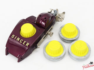 Load image into Gallery viewer, Singer Featherweight 221, AF870*** - Fully Restored in Star Garnet