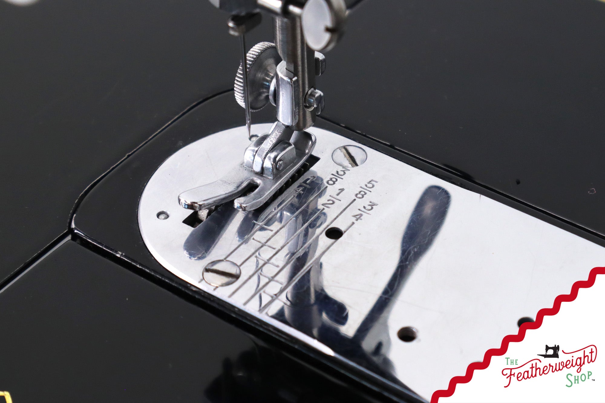 Singer Featherweight 222K Sewing Machine - EN138***, 1958