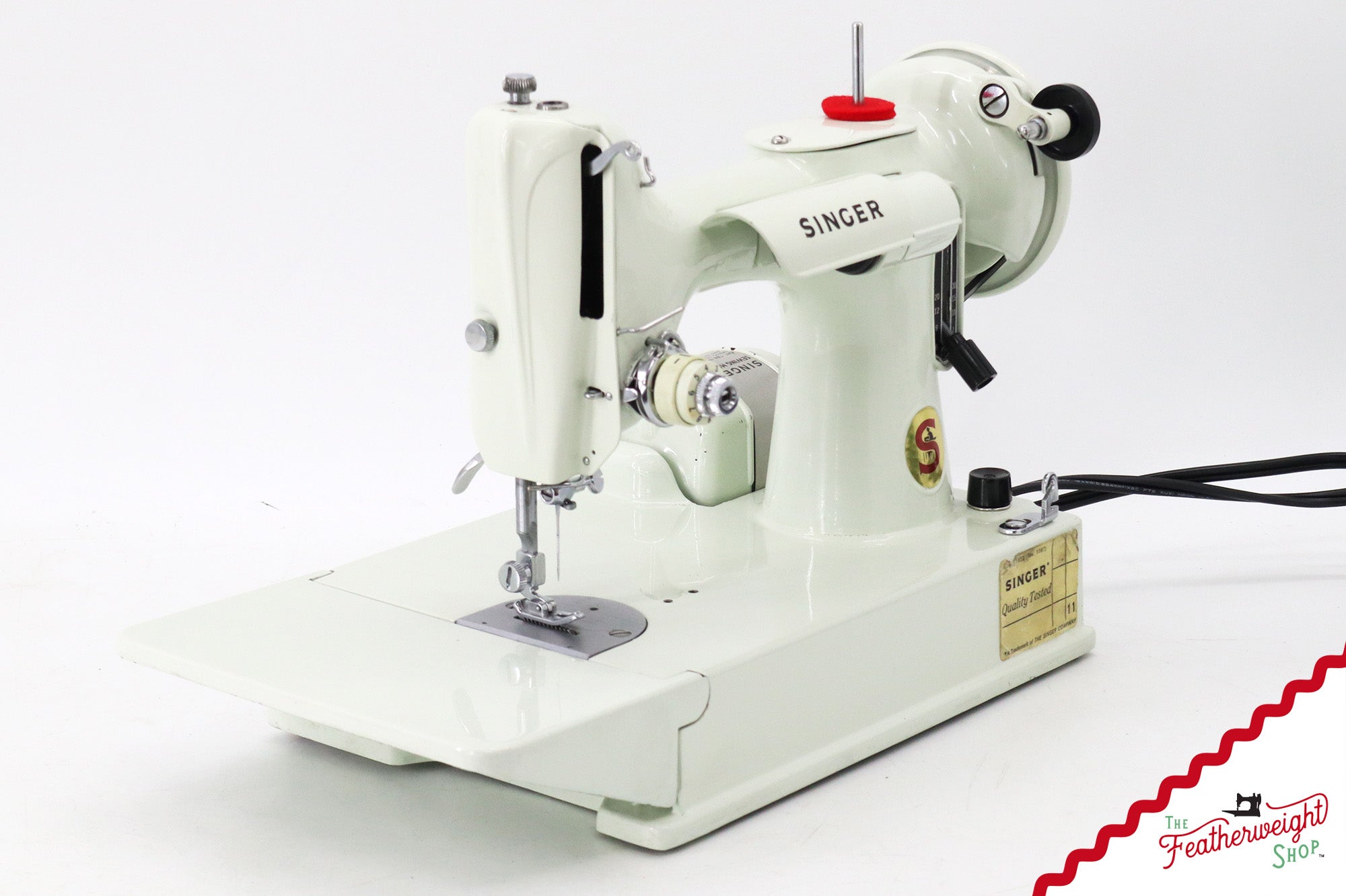 Singer Featherweight 221K Sewing Machine, WHITE - EV995***