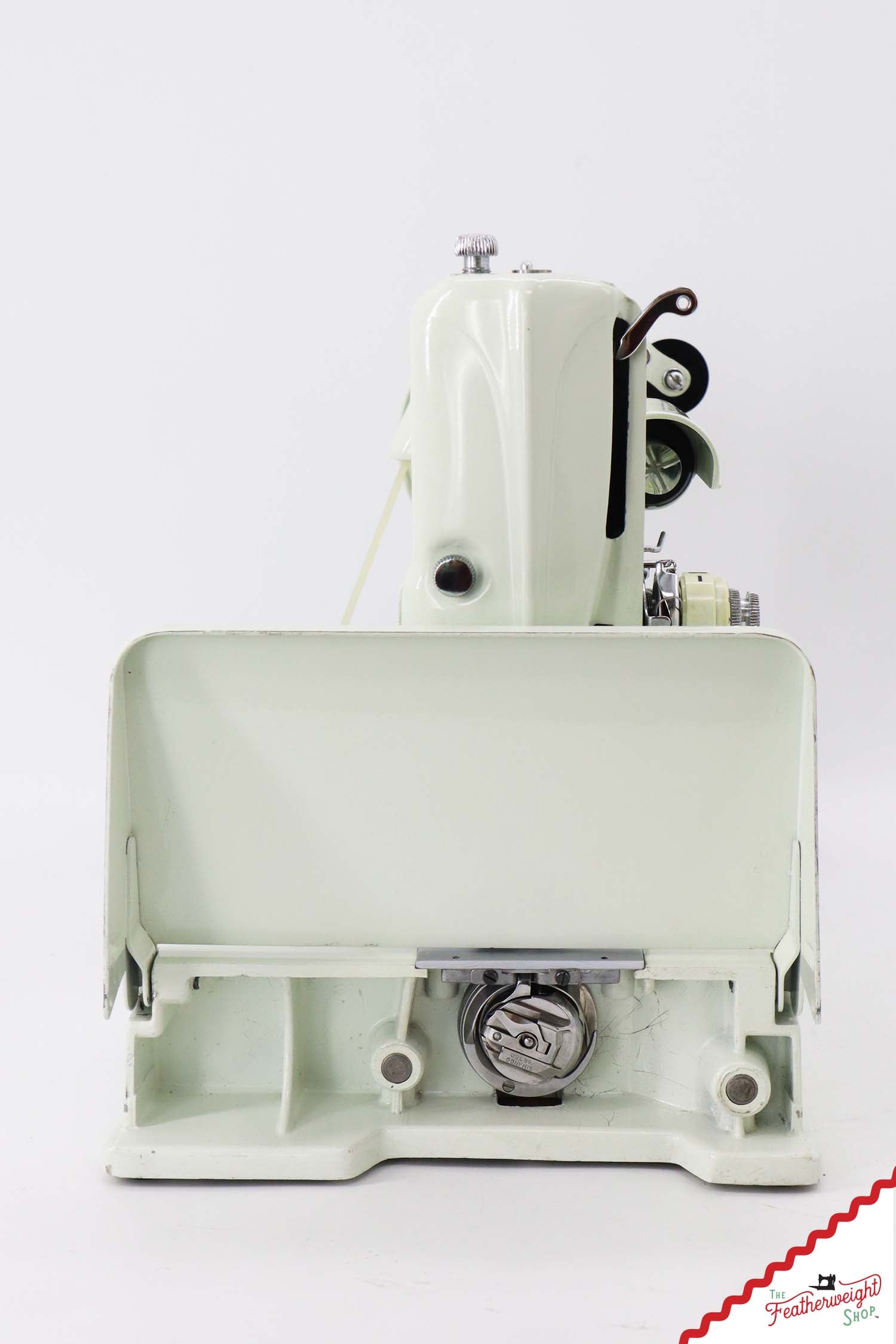 Singer Featherweight 221K Sewing Machine, WHITE - FA099***