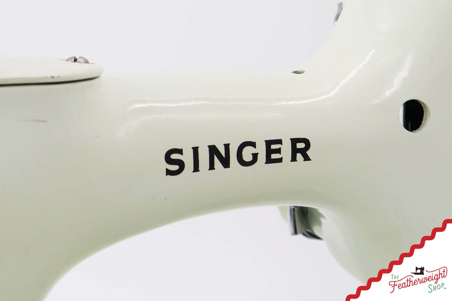 Singer Featherweight 221K Sewing Machine, WHITE - FA099***
